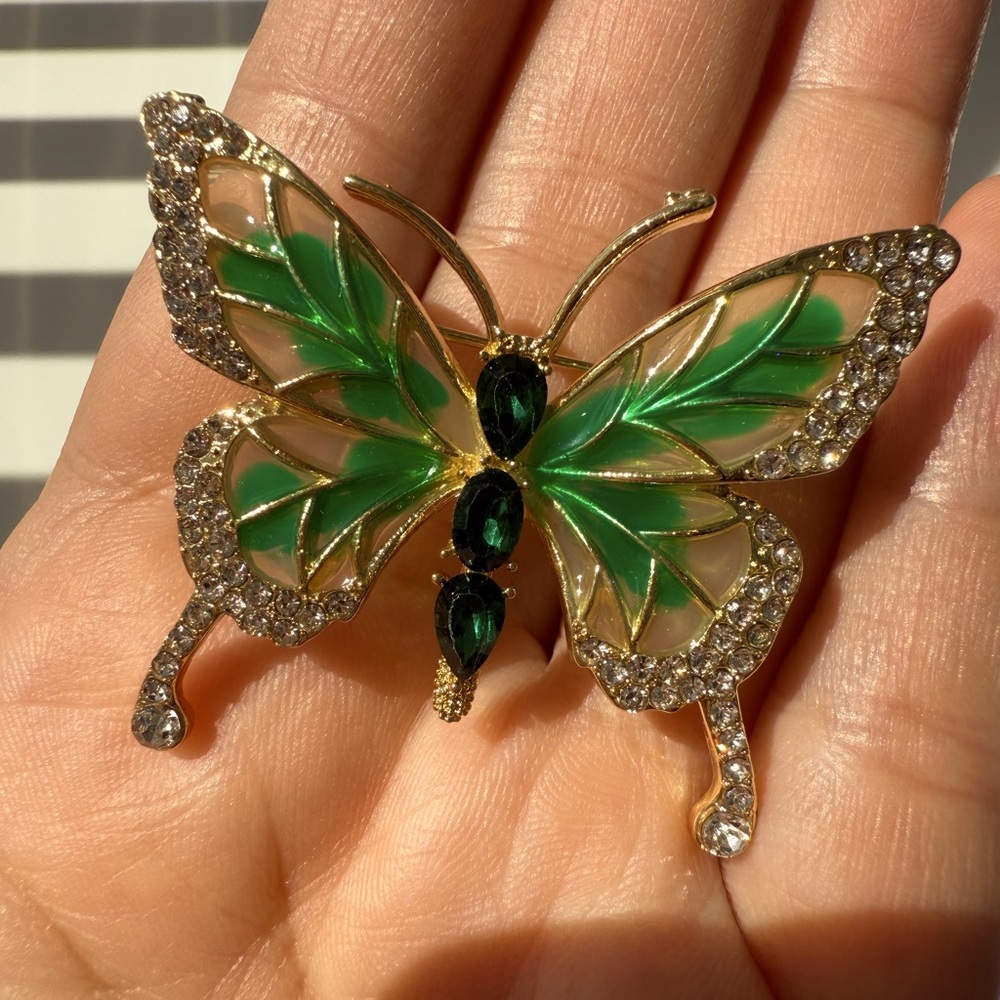 Brooch Green Crystal Butterfly Brooch | Elegant Lapel Pin Jewelry - Picture 3 of 12